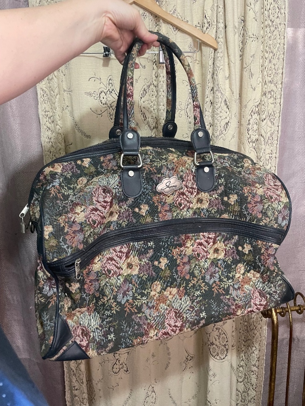 Skyway: vintage floral carpet duffle bag